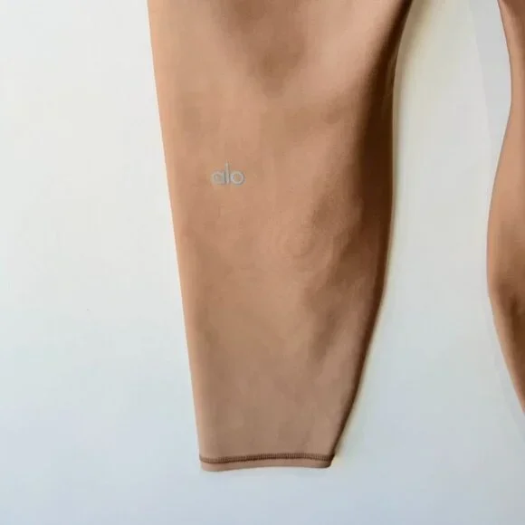 Alo Yoga Airlift High-Waist Leggings 26” Tan Size L A146